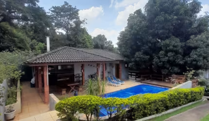 Linda Chácara no Condomínio Chácaras Floridas / Itu – SP