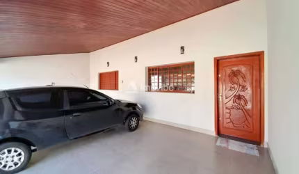 Casa com 4 dormitórios, 1 suíte, à venda, no Jardim Amélia, em Americana, SP