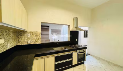 Casa Residencial e comercial com 03 andares localizado em Americana-SP