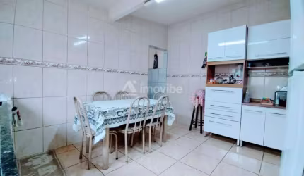 CASA ANTIGA A VENDA EM AMERICANA TERRENO INTEIRO