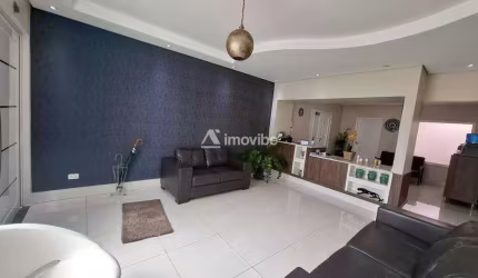 Casa comercial com recepção e 6 salas á venda em Americana SP.