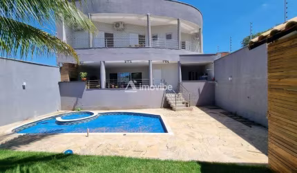 Casa à venda com 3 suítes e área de lazer completa no Jd Maria Helena em Nova Odessa.