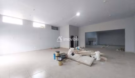 Salão Comercial Reformado de 175m², na Rua Tuiuti, Americana/SP