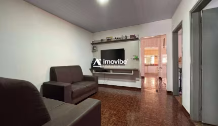 Casa à venda no bairro Vila Amorim, em Americana/SP.