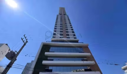 BELO APARTAMENTO DISPONÍVEL PARA ALUGAR NO CENTRO