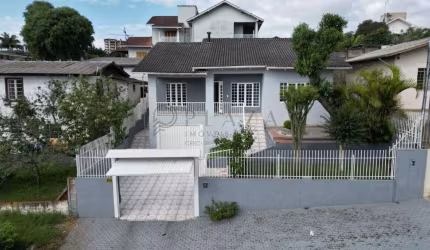 Casa residencial espaçosa no bairro Presidente Médici disponível para locação