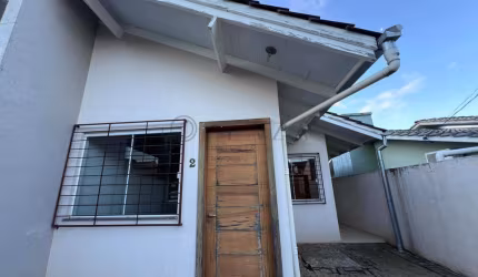 LINDA CASA DISPONÍVEL PARA ALUGAR NO BAIRRO EFAPI