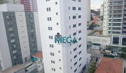 Apartamento de 2 dormitórios, com armários embutidos.