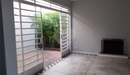 Excelente Casa Térrea - na vila Olímpia com 300 metros área útil - 3 suítes 3 vagas