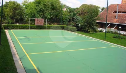 CASA DE ALTO PADRÃO NO TREMEMBÉ COM PISCINA E QUADRA, PRÓXIMO A NOVA CANTAREIRA.