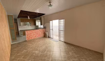 Casa térrea à venda na região do Imirim, 2 dormitórios, 2 vagas de garagem!