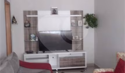 EXCELENTE CASA TÉRREA EM ÓTIMA LOCALIZAÇÃO!
