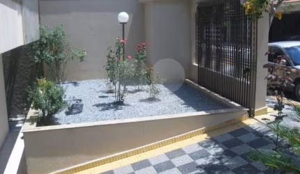 CASA TÉRREA ASSOBRADADA LINDA A VENDA NO BORTOLÂNDIA - 4 SUÍTES, ÁREA GOURMET E 4 VAGAS DE GARAGEM
