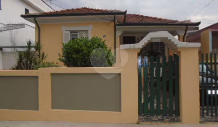 Casa com excelente terreno para venda na Vila Maria
