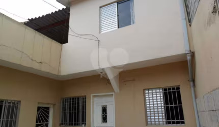 CASA ASSOBRADA COM 2 MORADIAS E SALÃO COMERCIAL A VENDA NA CASA VERDE
