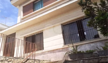 Sobrado Residencial à venda com 340m² e  4 dormitórios, localizado no bairro Santana.
