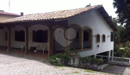 Casa com piscina no Tremembé