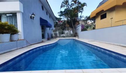 SOBRADO NO JARDIM BIBI VENDA OU LOCAÇÃO