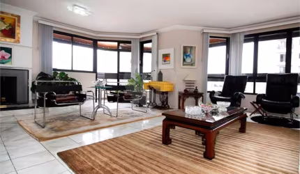 Amplo apartamento no Jardim São Paulo