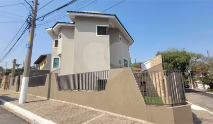 Sobrado de alto padrão com piscina e sauna no Jardim França