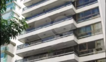 Apartamento à venda em Santana, amplo, claro e charmoso