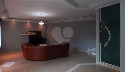 Casa Térrea no Barro Branco, 4 dormitórios, 4 suítes, sala 3 ambientes, área gourmet,  10 vagas.