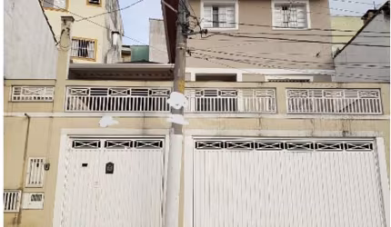 sobrado P.Ingles do lado do Metr}ô.