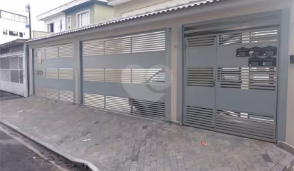 SOBRADO NOVO A VENDA EM CONDOMÍNIO FECHADO NO JD. TREMEMBÉ - 2 SUÍTES E 1 VAGA DE GARAGEM