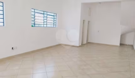 Prédio comercial e residencia em Santana. PERMUTA