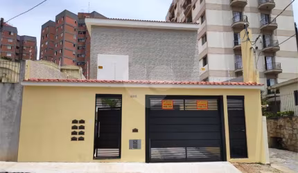 CASA CONDOMINIO FECHADO - ÁGUA FRIA