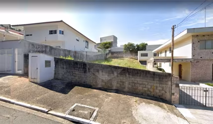 Terreno no Jardim São Bento com 600 metros  topografia plana para construção de Casa de Alto Padrão!