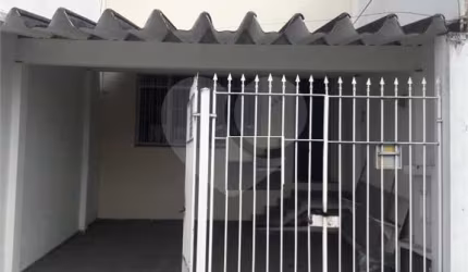 Sobrado na Região do Lauzane - com 3 dormitórios sendo uma suíte, 4 banheiros, 2 vagas