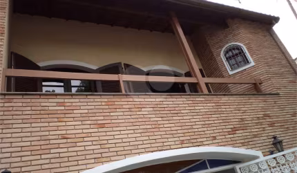 LINDO SOBRADO - Estilo COLONIAL AMERICANO -  302,50m² - 04 quartos - 10 VAGAS - JARDIM FRANÇA