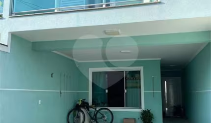 BELÍSSIMO SOBRADO COM TRES SUITES - VILA NIVI - TUCURUVI