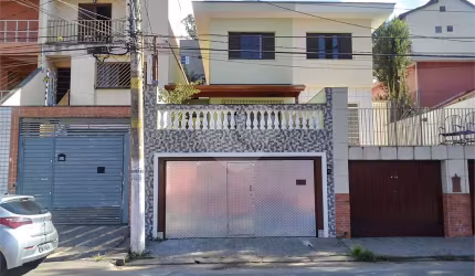 Sobrado no Horto Florestal