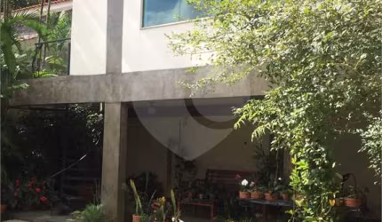Sobrado no Horto Florestal 393M²