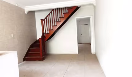 Sobrado geminado na Vila Guilherme
