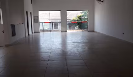 Prédio  inteiro.