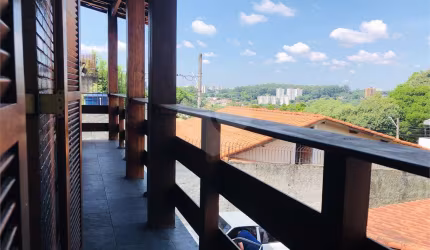 Sobrado Tremembé com 2 suites e 6 vagas de garagem