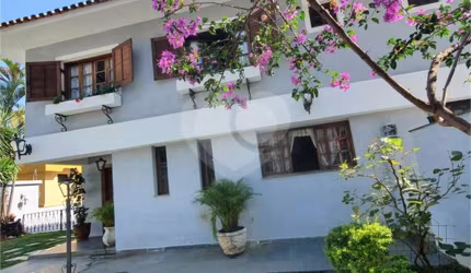 Venda Sobrado no bairro Jardim Bibi no Tremembé