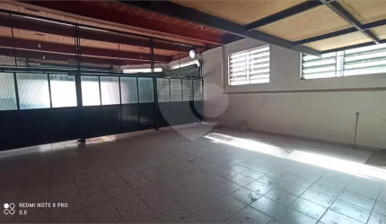 Prédio comercial em Santana