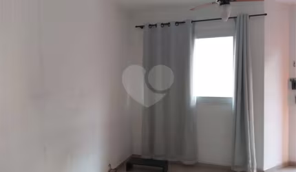 SOBRADO EM CONDOMÍNIO FECHADO - 2 DORM. 1 VAGA. 2 WC