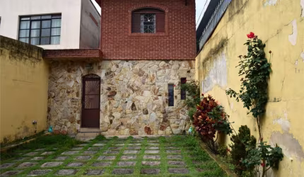 SOBRADO ÓTIMA LOCALIZAÇÃO  200 AC