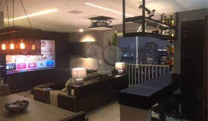 Oportunidade!!! Apartamento 100% decorado e automatizado. Excelente Localização!