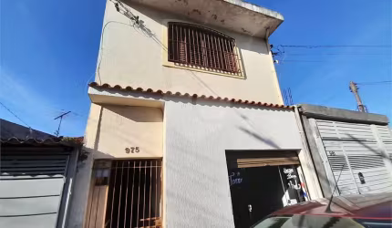 Sobrado  2 casas -Salão alugado -Jd. Brasil - 170 metros , Alt da Swift da Av. Roland Garrout