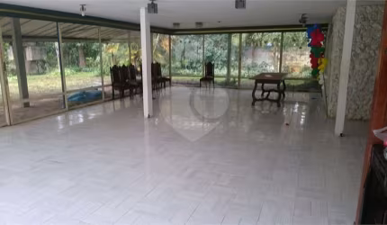 CASA TÉRREA  PARA INVESTIDOR  17.000 M² DE TERRENO AV. SEZEFREDO FAGUNDES