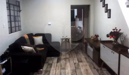 Sobrado à Venda no Jardim Japão com 04 Quartos por R$ 560.000,00