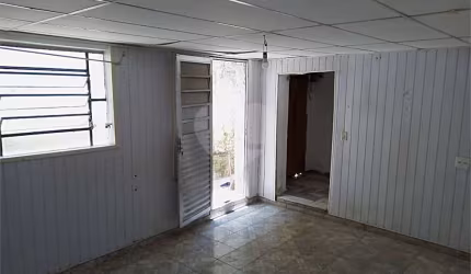 Ótimo como terreno para futuras instalações