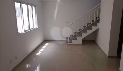 Sobrado, a  venda por R$ 650.000,00 ou aluguel por R$ 2.800,00/mês - Parada Inglesa