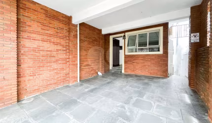 CASA À VENDA COM 4 QUARTOS NA POMPÉIA